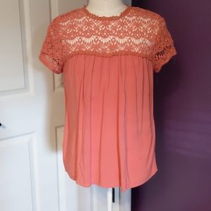 Maurice's short sleeve blouse with lace